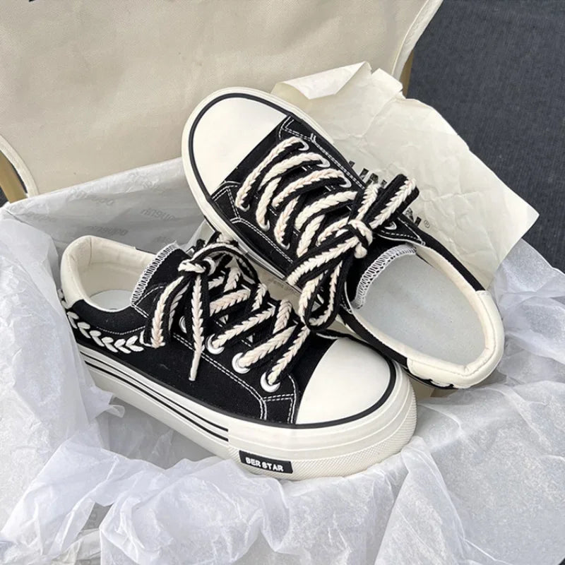Turnschuhe aus Segeltuch - DeFlorance™
